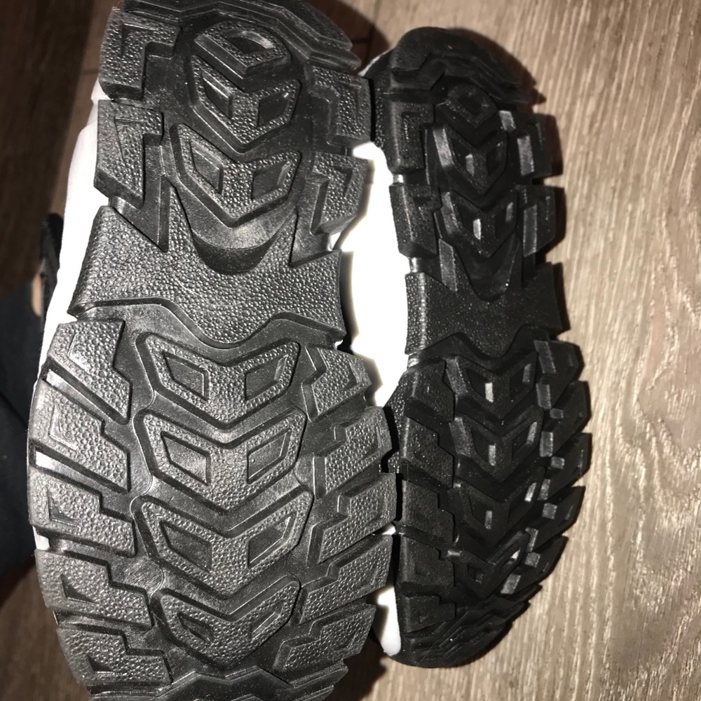 Hobibear snow boots size 10/11. - Picture 4 of 7